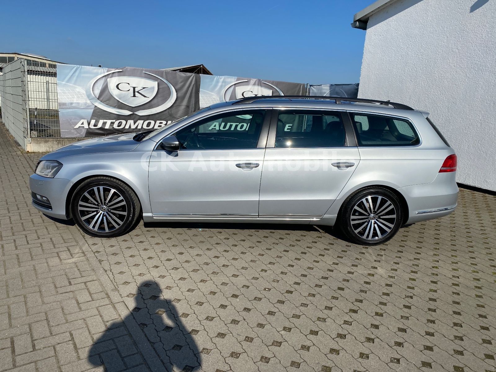 Fahrzeugabbildung Volkswagen Passat Variant Comfortline BM/DSG/Navi/Bi-Xenon