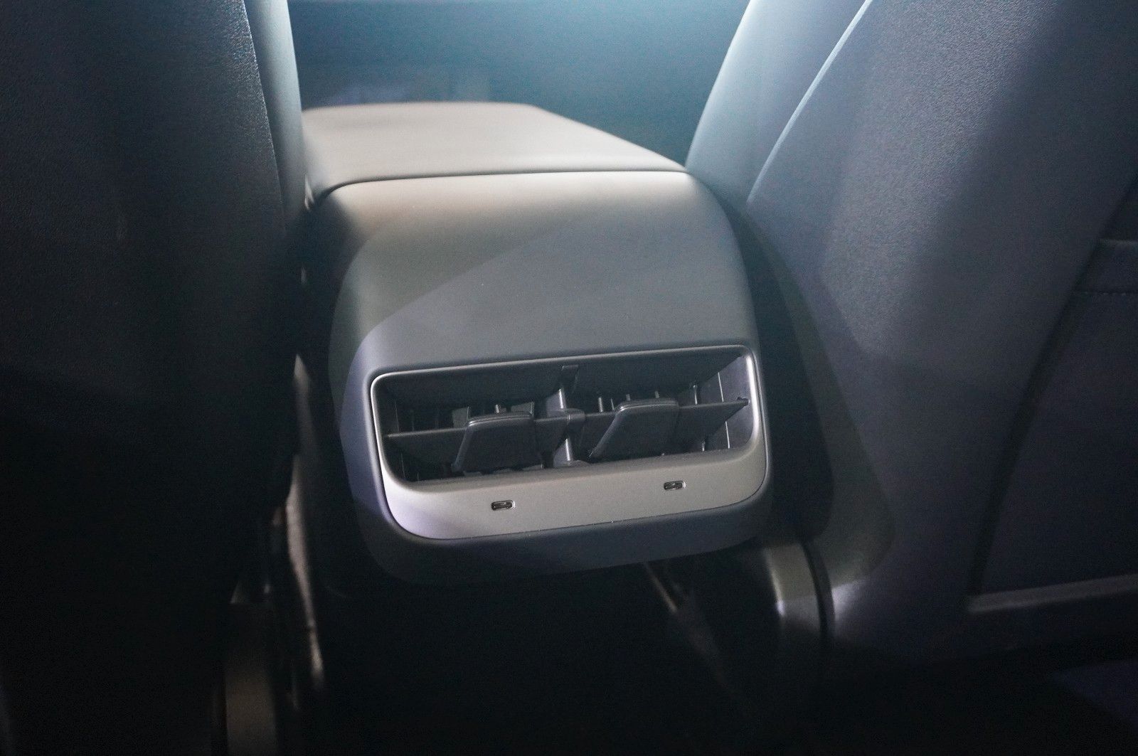 Fahrzeugabbildung Tesla Model 3 LONGRANGE DUAL-MOTOR NAVI/KAMERA/DAB/AMD