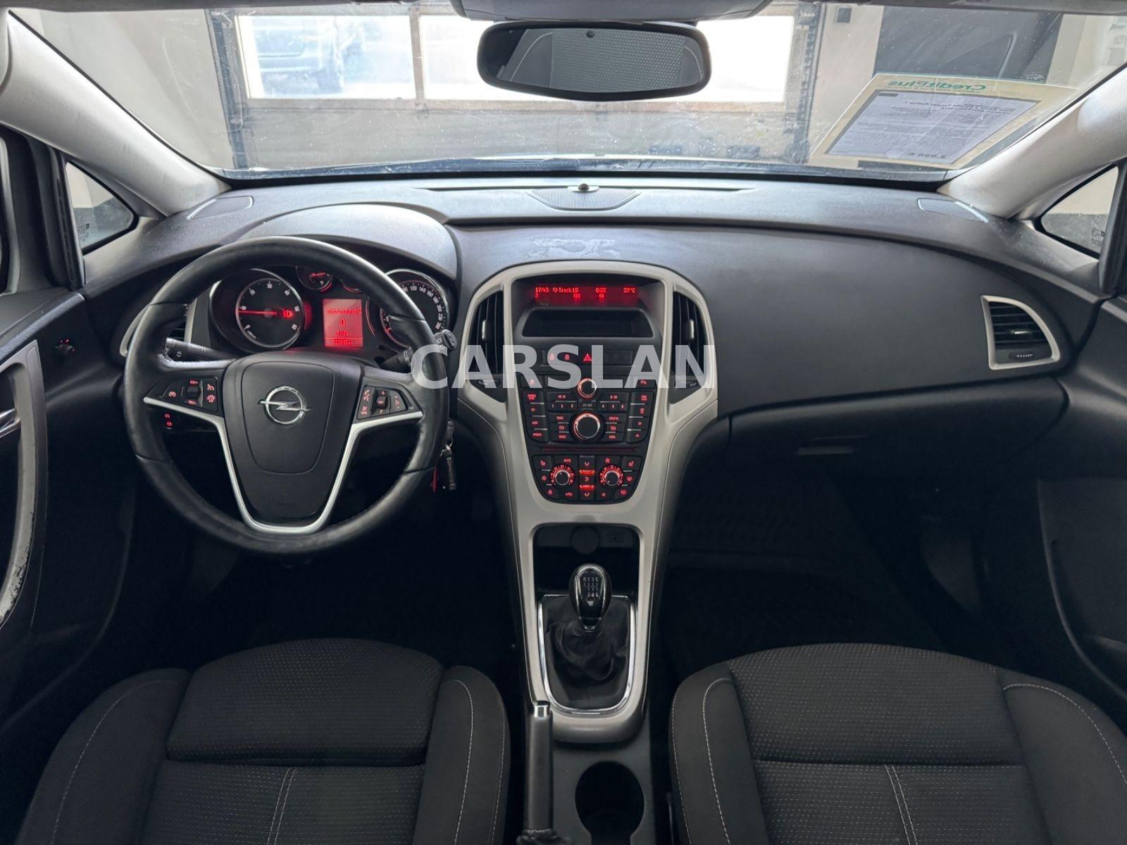 Opel Astra 2013 — photo 23