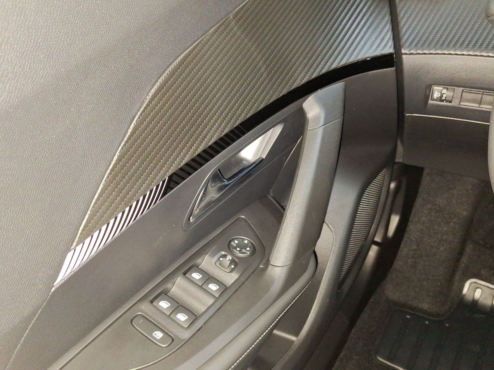 Peugeot 2008 - Bild 11