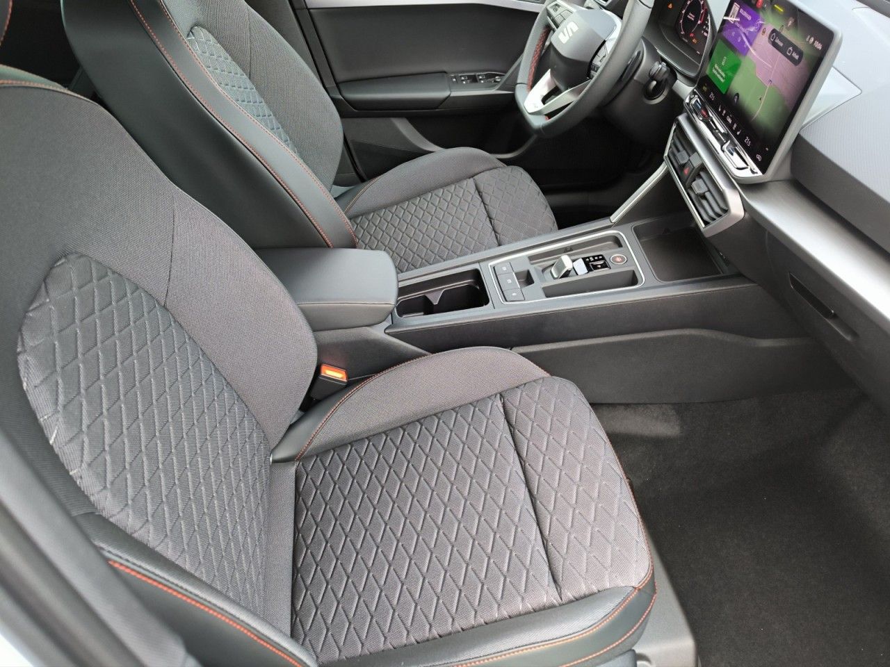 Fahrzeugabbildung SEAT Leon Sportstourer 1.5 eTSI 110 kW FR