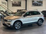 Volkswagen Tiguan 2.0 TDI SCR DSG 4M. IQ.DRIVE S-HE/NAVI/LM - mit Diesel-Antrieb: Beige, Geländewagen