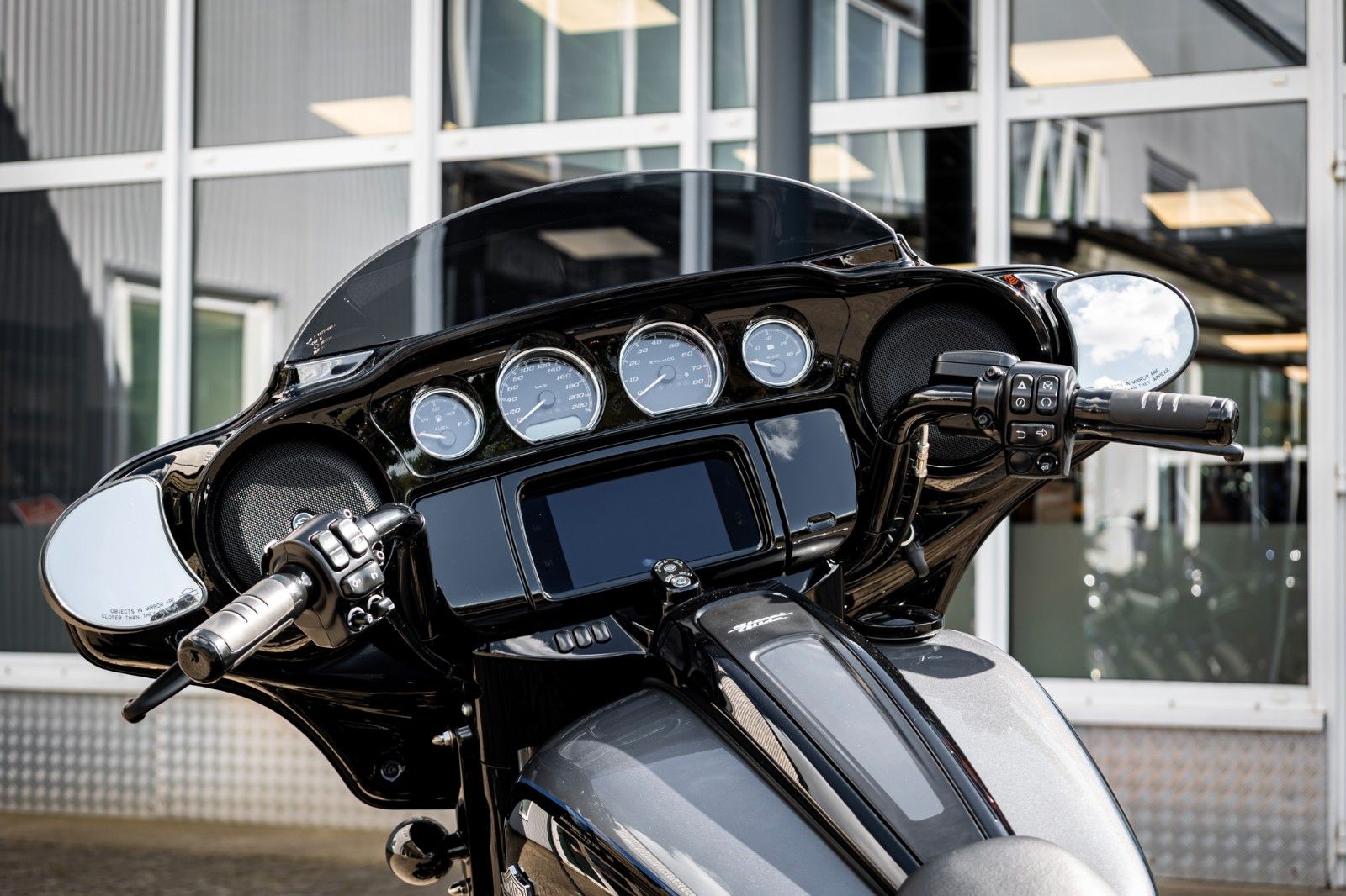 Fahrzeugabbildung Harley-Davidson Street Glide Special FLHXS