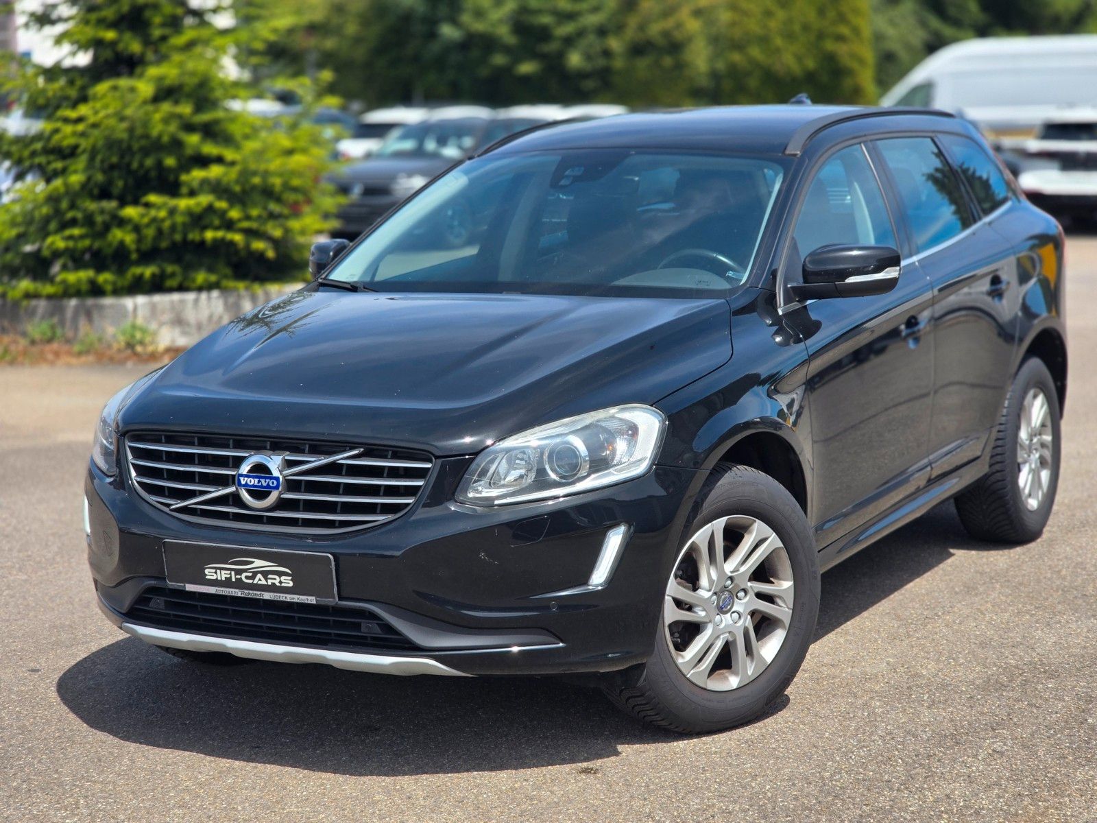 Volvo Volvo XC60 Momentum 2WD*AUT*NAVI*XENON*AHK*ALU*STA