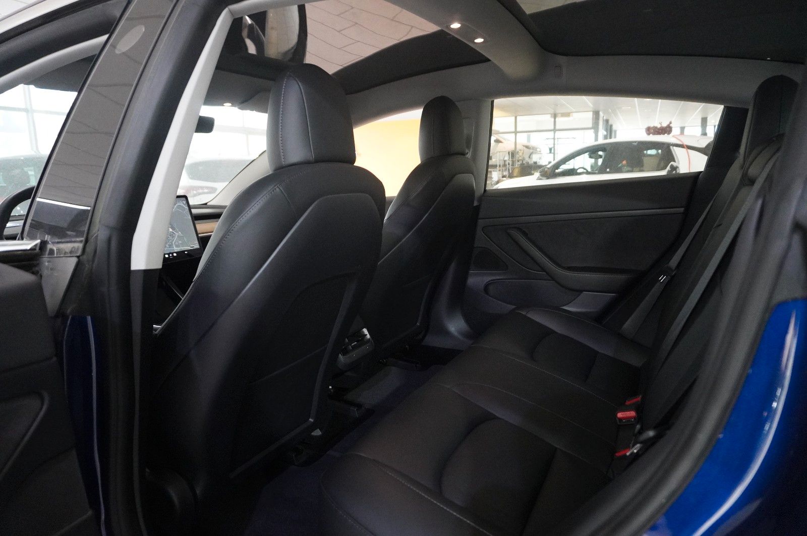 Fahrzeugabbildung Tesla Model 3 Standard Range Plus NAVI/KAMERA/SH/PANO