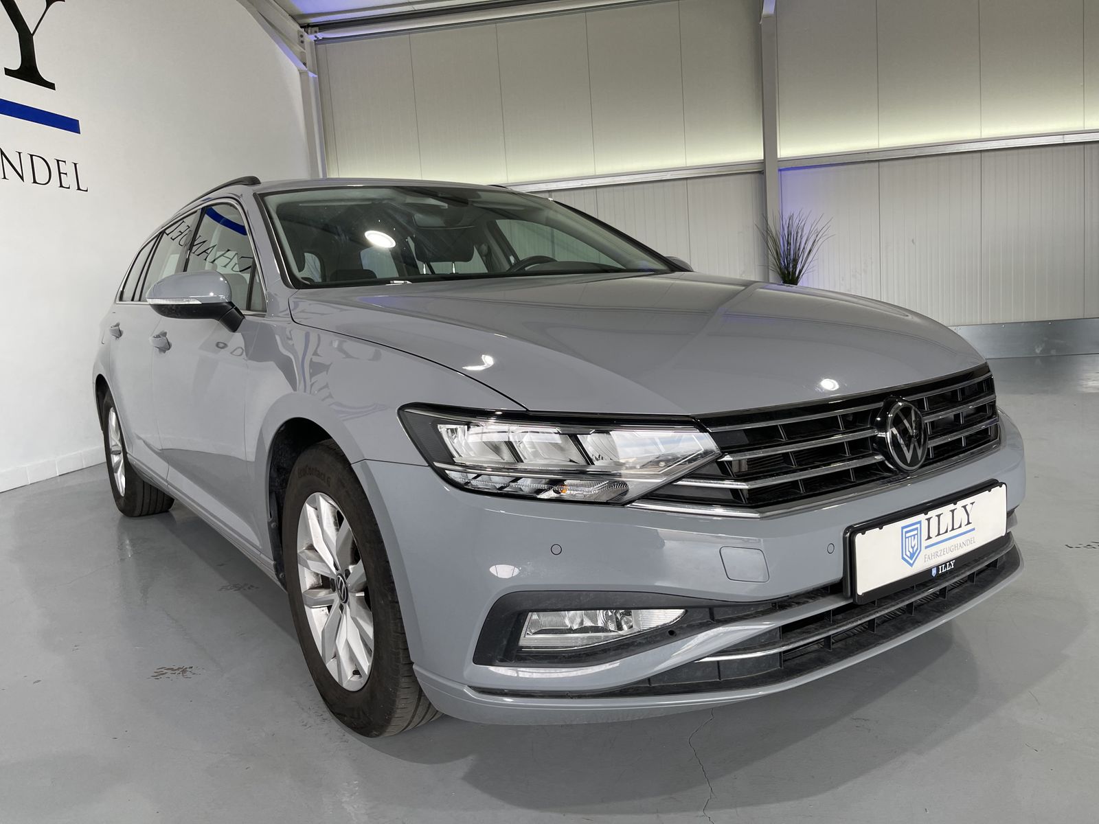 Fahrzeugabbildung Volkswagen Passat Variant Business 1.5 TSI*LED*Navi*Cam*