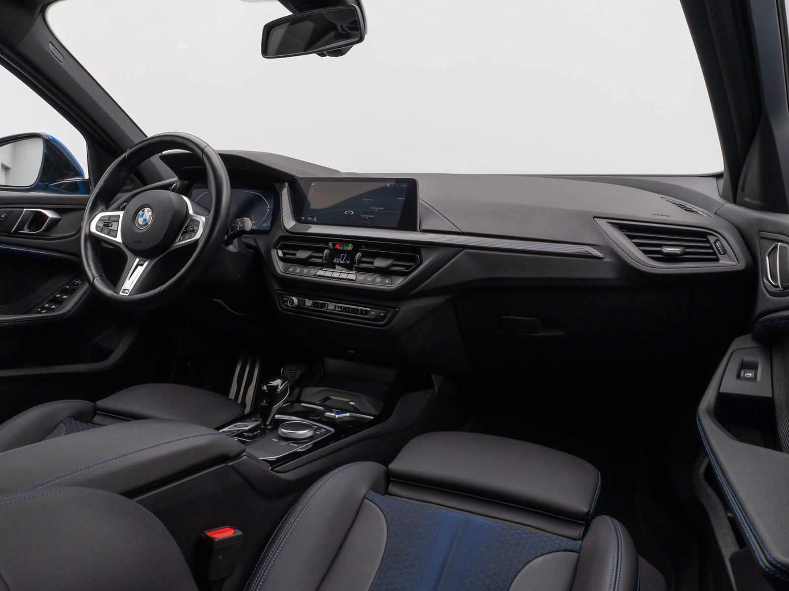 Fahrzeugabbildung BMW 118i M Sport DAB CockPitPr PDC Geschwindigkeitsr