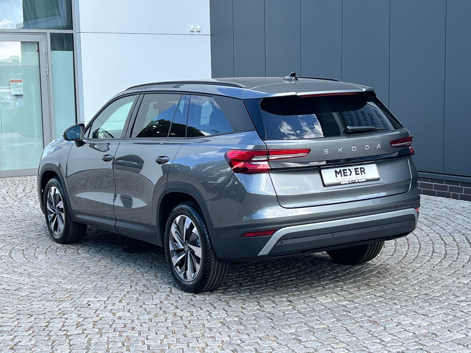 Fahrzeugabbildung SKODA Kodiaq Selection 2.0 TDI DSG *AHK, Kamera, Navi*