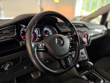 Volkswagen Touran - 11