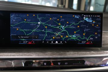 BMW 750 - 12