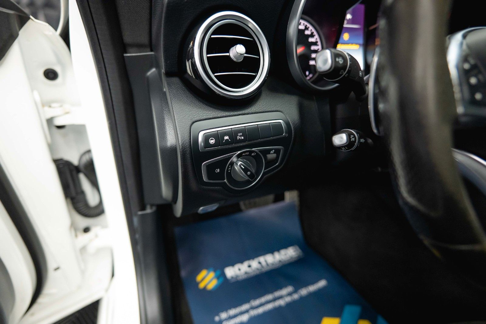 Fahrzeugabbildung Mercedes-Benz C 63 AMG Coupe Edition 1 Night Carbon *ACC*LED*