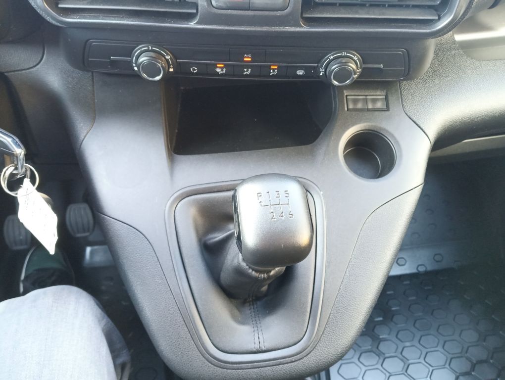 Fahrzeugabbildung Opel Combo Cargo XL 1.5D Edition+Navi+Klima+Sitzh
