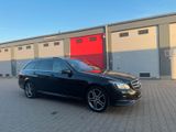 Mercedes-Benz E 300 AMG  T-Modell E 300 CGI BlueEfficiency - Mercedes-Benz E 300: T Modell