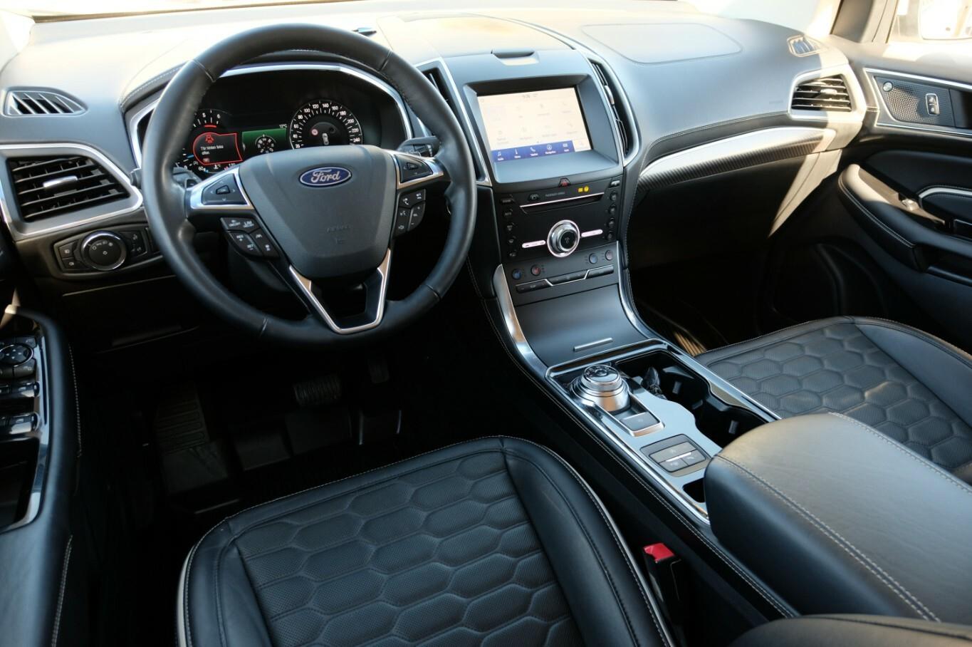 Ford Edge Vignale 4x4 Pano Standheizung