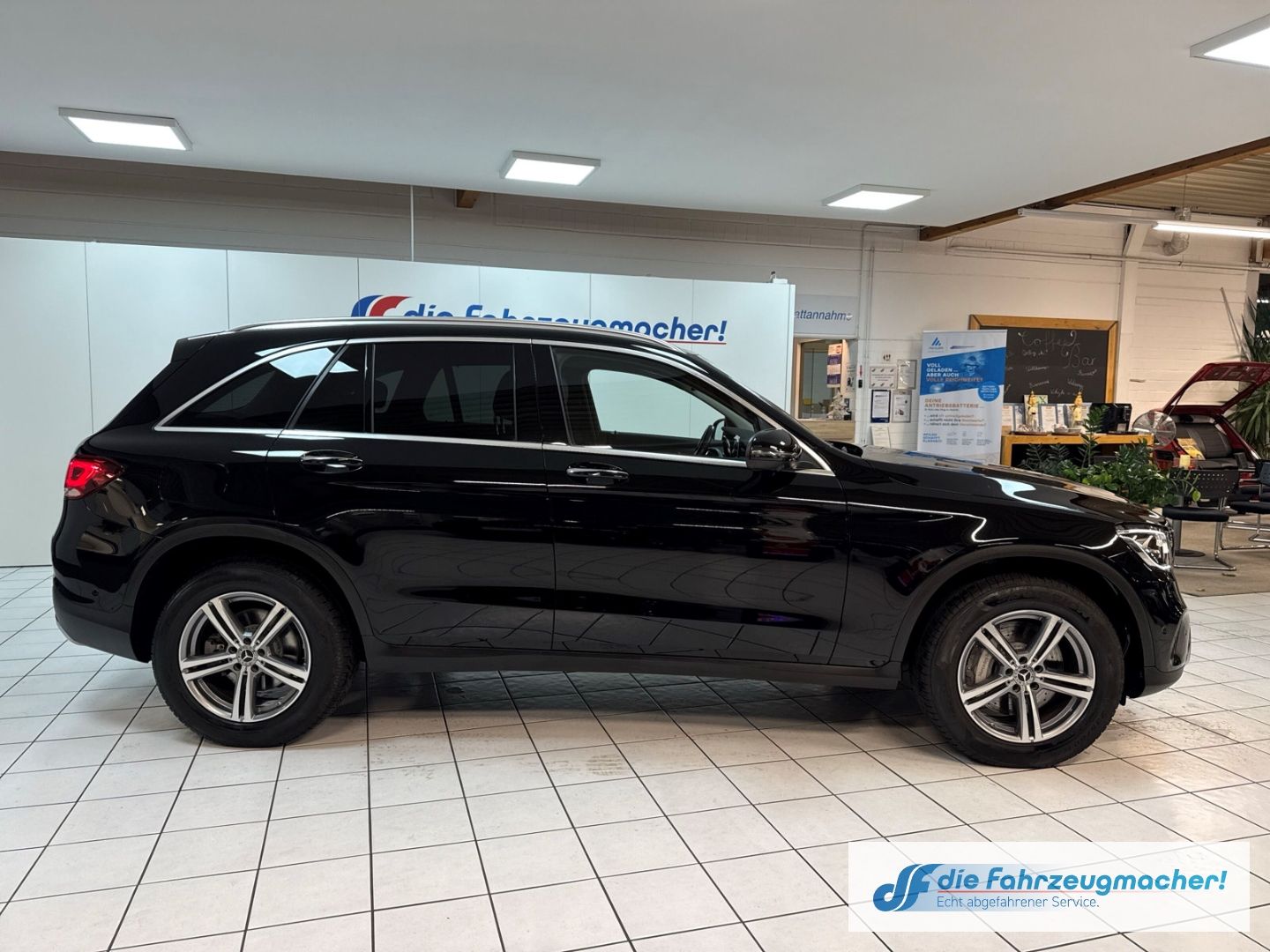 Fahrzeugabbildung Mercedes-Benz GLC 300 e 4Matic Digitales Cockpit Memory Sitze