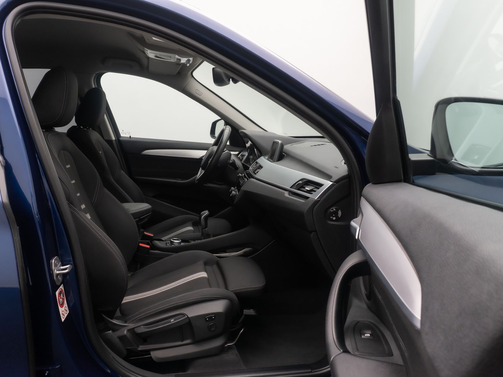 Fahrzeugabbildung BMW X1 sD18d Sport Line ParkAss Navi GeschwindigReg