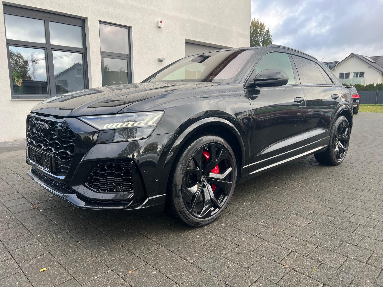 Audi RSQ8