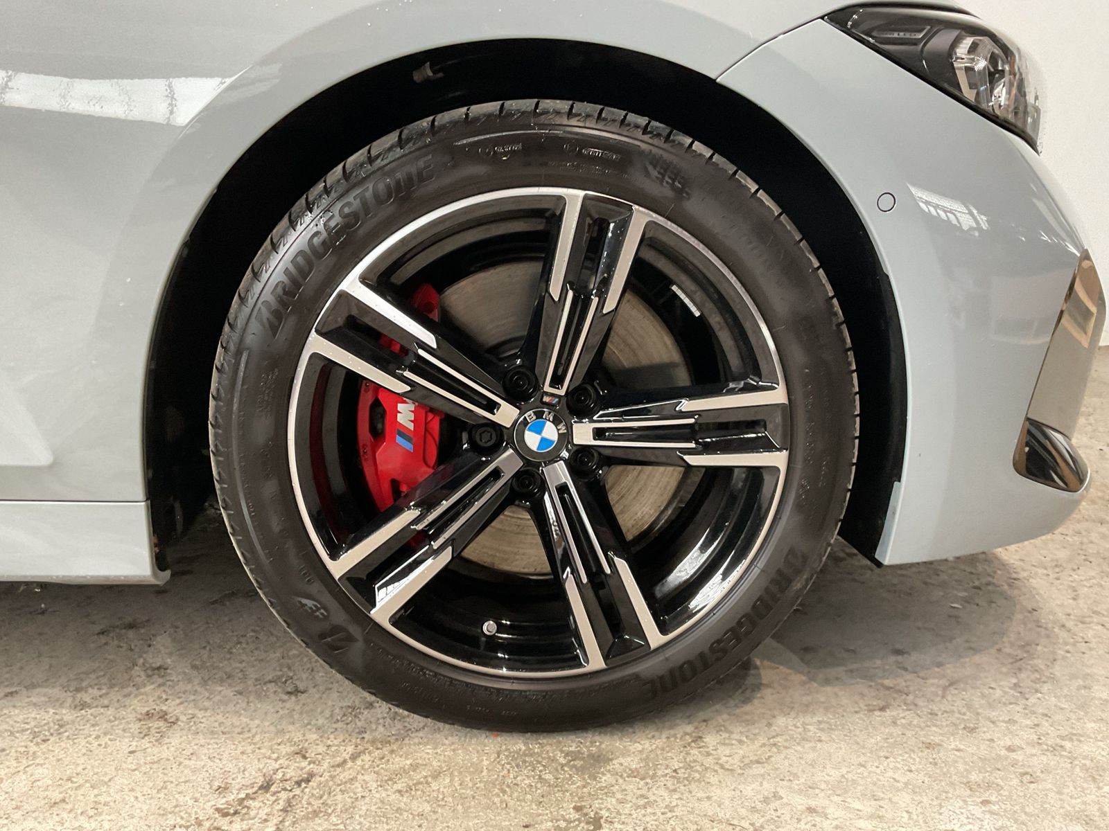 Fahrzeugeinzelansicht 16 Fahrzeugabbildung BMW M340i xDrive M Sportpaket Pro, Panorama-Glasdach