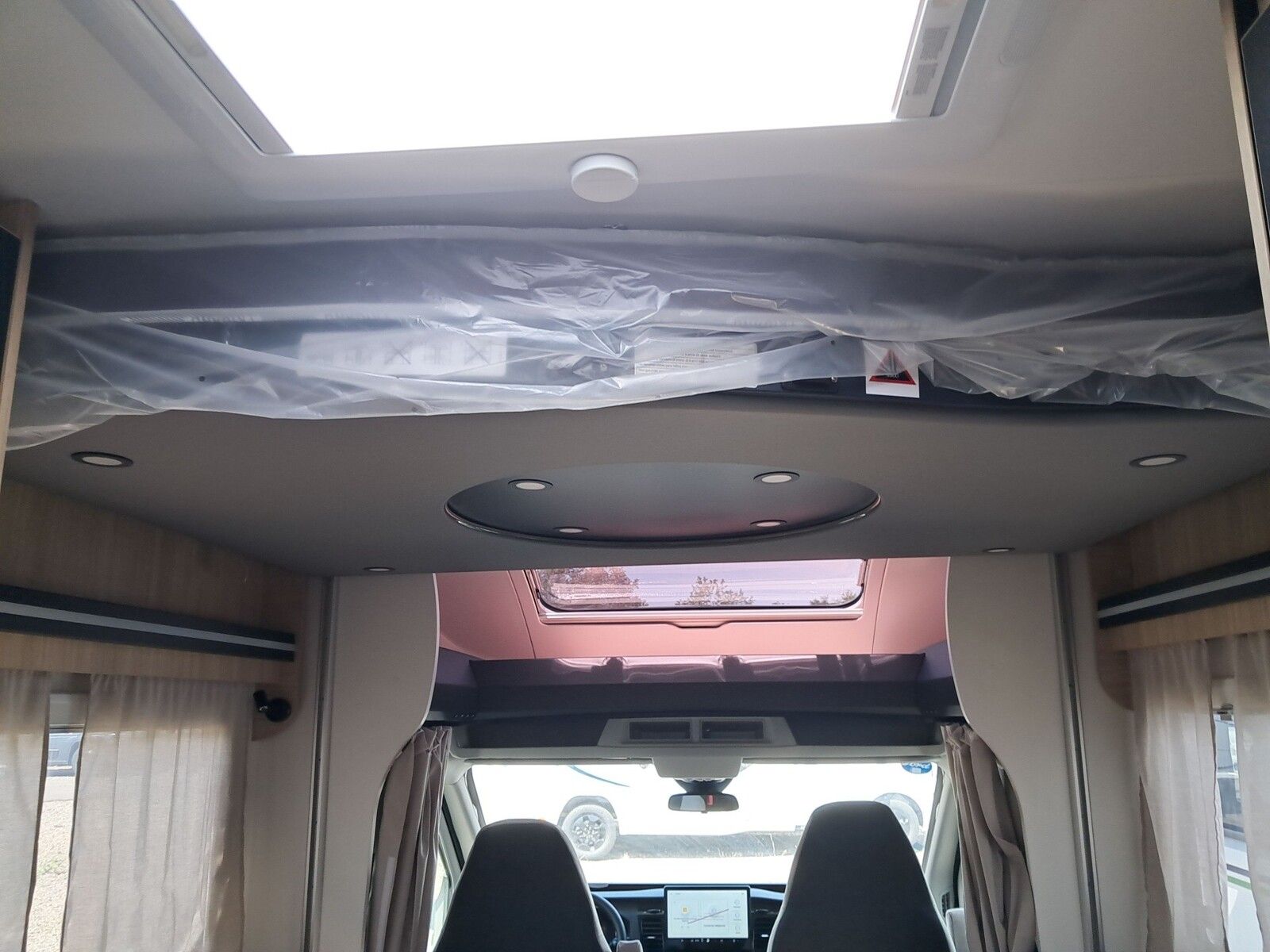 Fahrzeugabbildung Chausson Teilintegriert Titanium Line 650 Solar, Markise