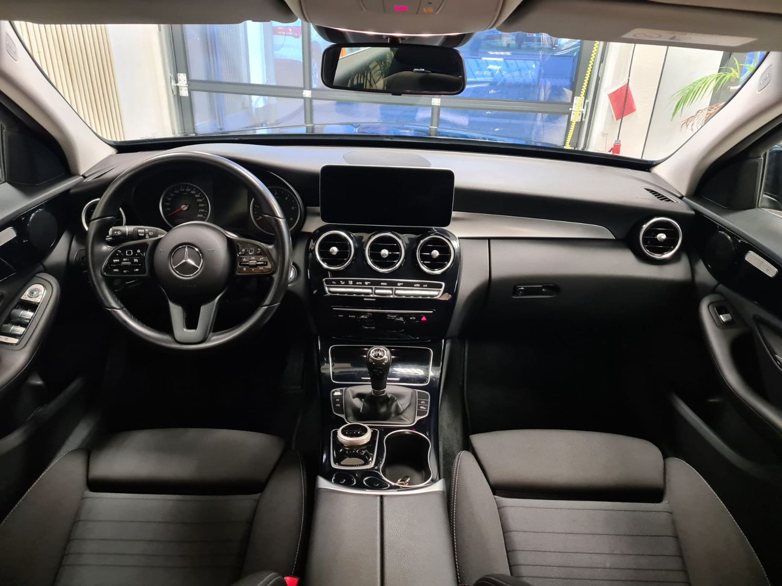 Fahrzeugabbildung Mercedes-Benz C 180d T-Modell / LED HP / GEPFLEGT /