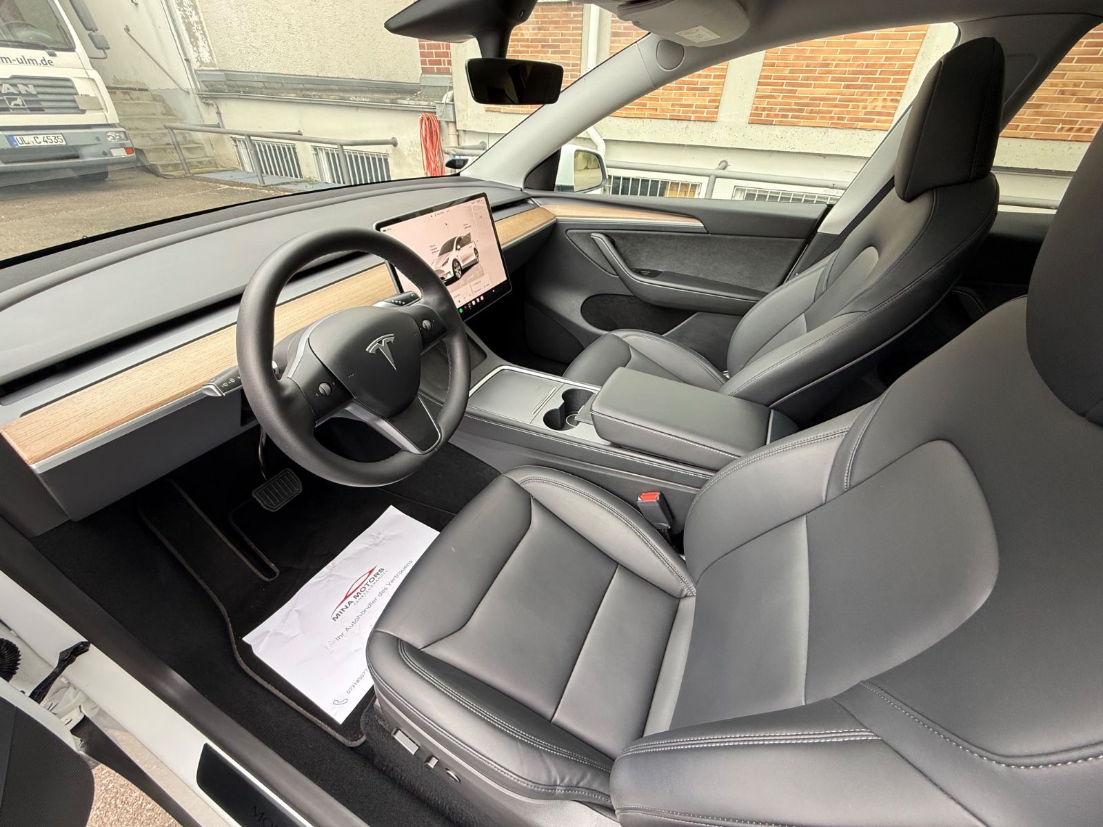 Tesla Model Y Basis RWD AHK Mwst. Garantie Finanz.4,69 foto 9