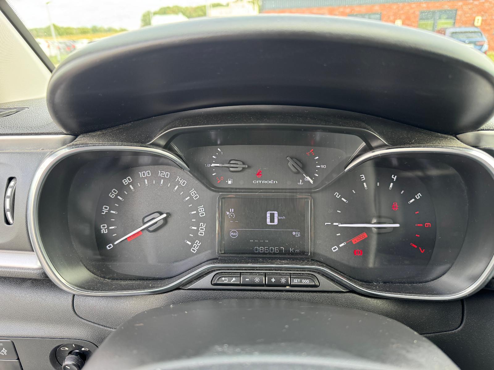 Citroën C3 Shine 1 Hand AC PDC TÜV-Inspektion NEU