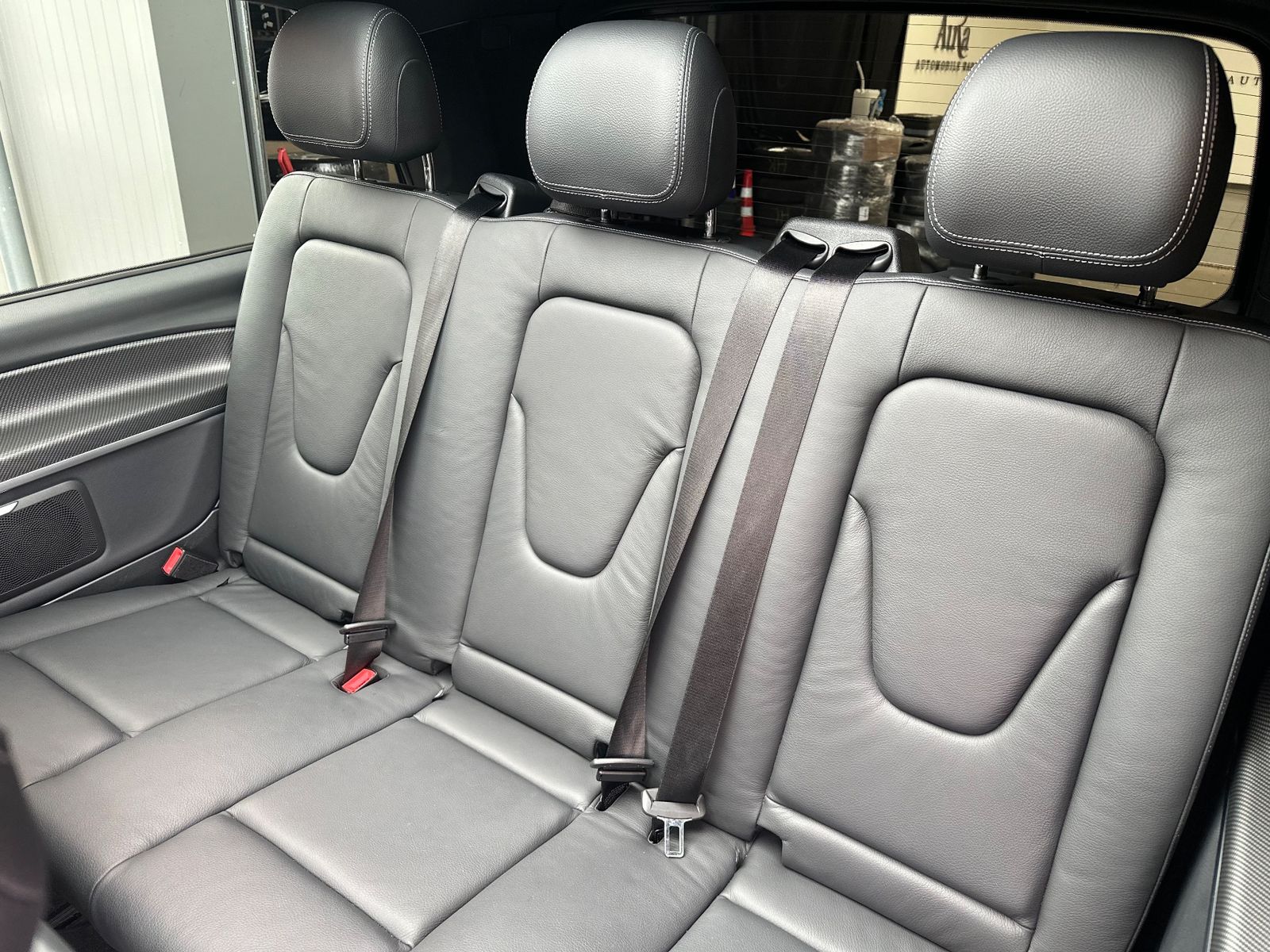 Fahrzeugabbildung Mercedes-Benz V 250 AMG-Line NAV+LED+360°+PANO+AHK+AIRMATIC