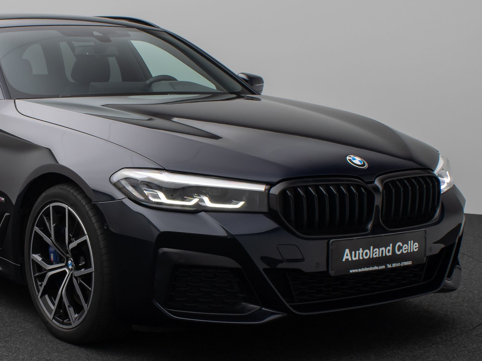 Fahrzeugabbildung BMW 540d xD M Sport Panorama DAB B&W Fernlichtassist
