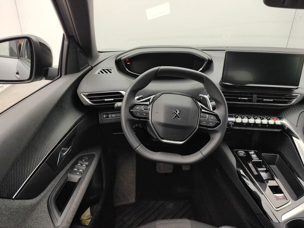 Fahrzeugabbildung Peugeot 5008 Active Pack 1.2T LED/NAVI/PDC/R'CAM/DAB+