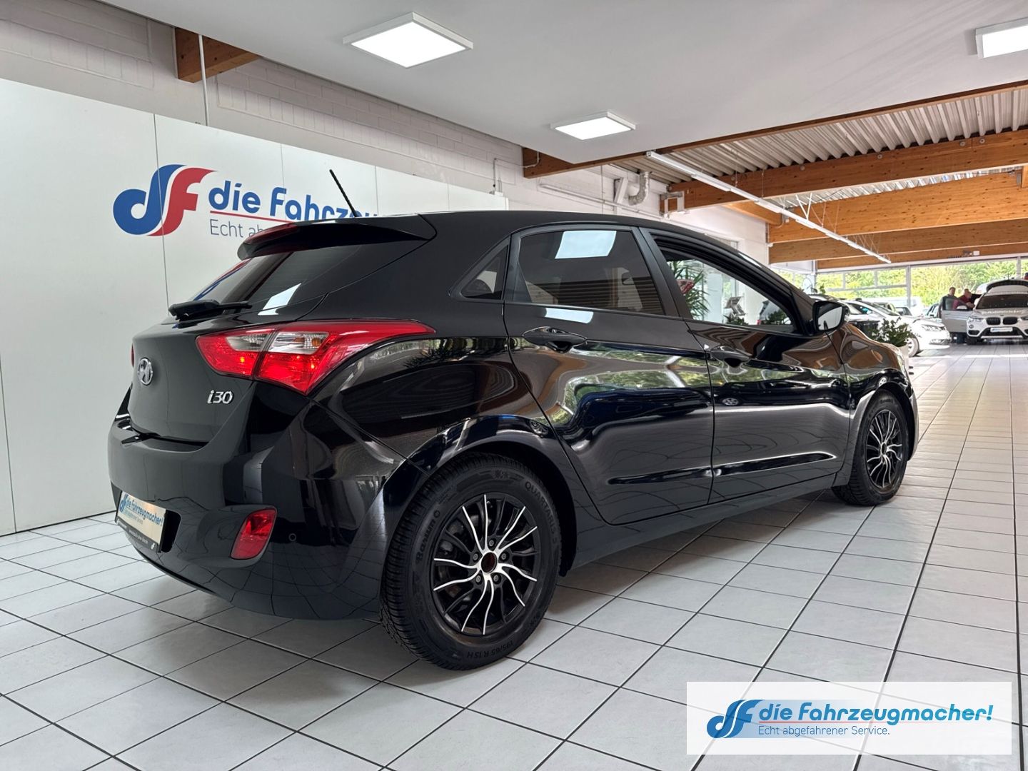 Fahrzeugabbildung Hyundai i30 Classic 1.4 CRDi DPF Alarm Berganfahrass. GA