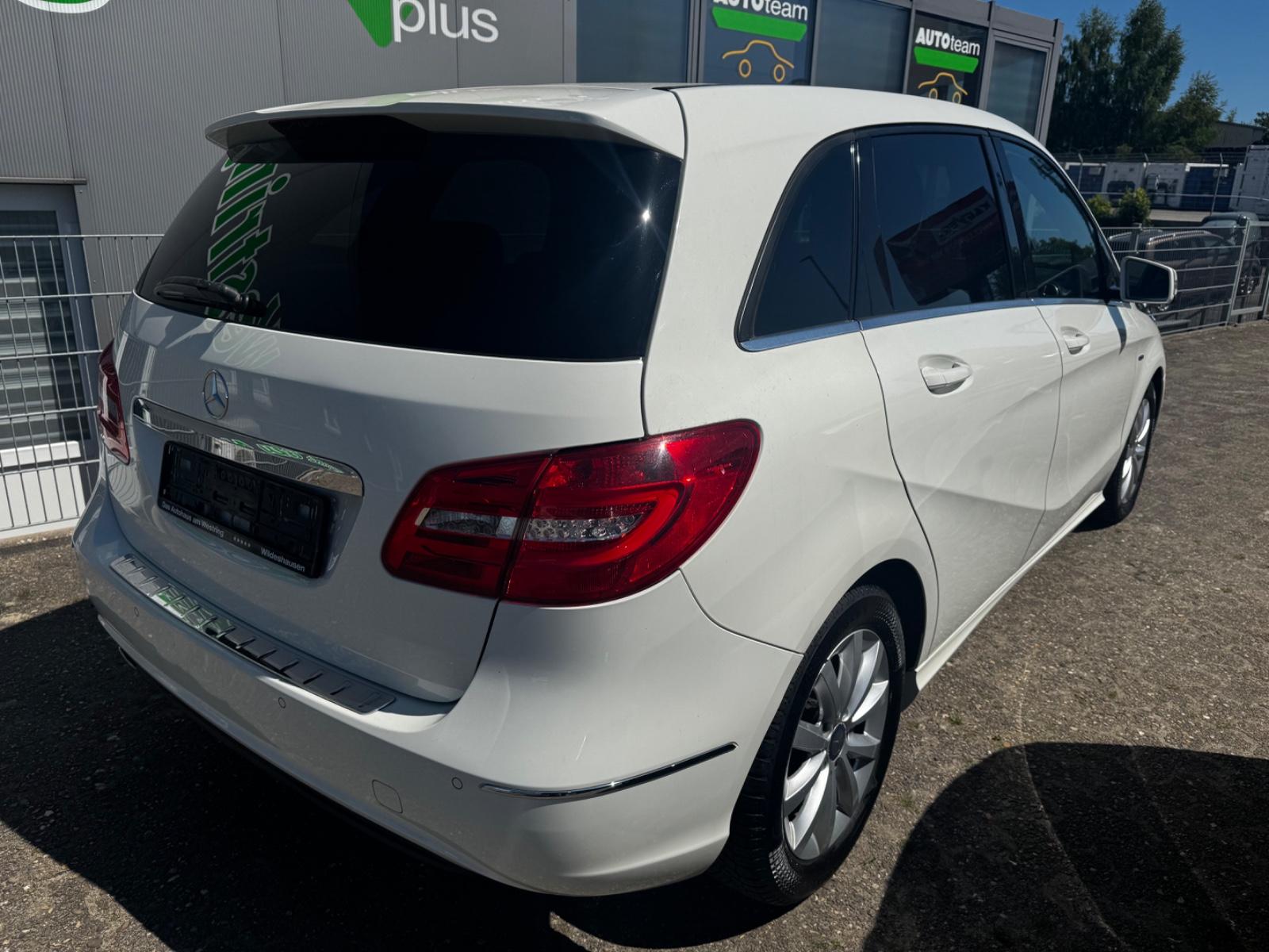 Mercedes-Benz B 200CDI AHK+XENON Gewerbe/Export im TOP ZUSTAND