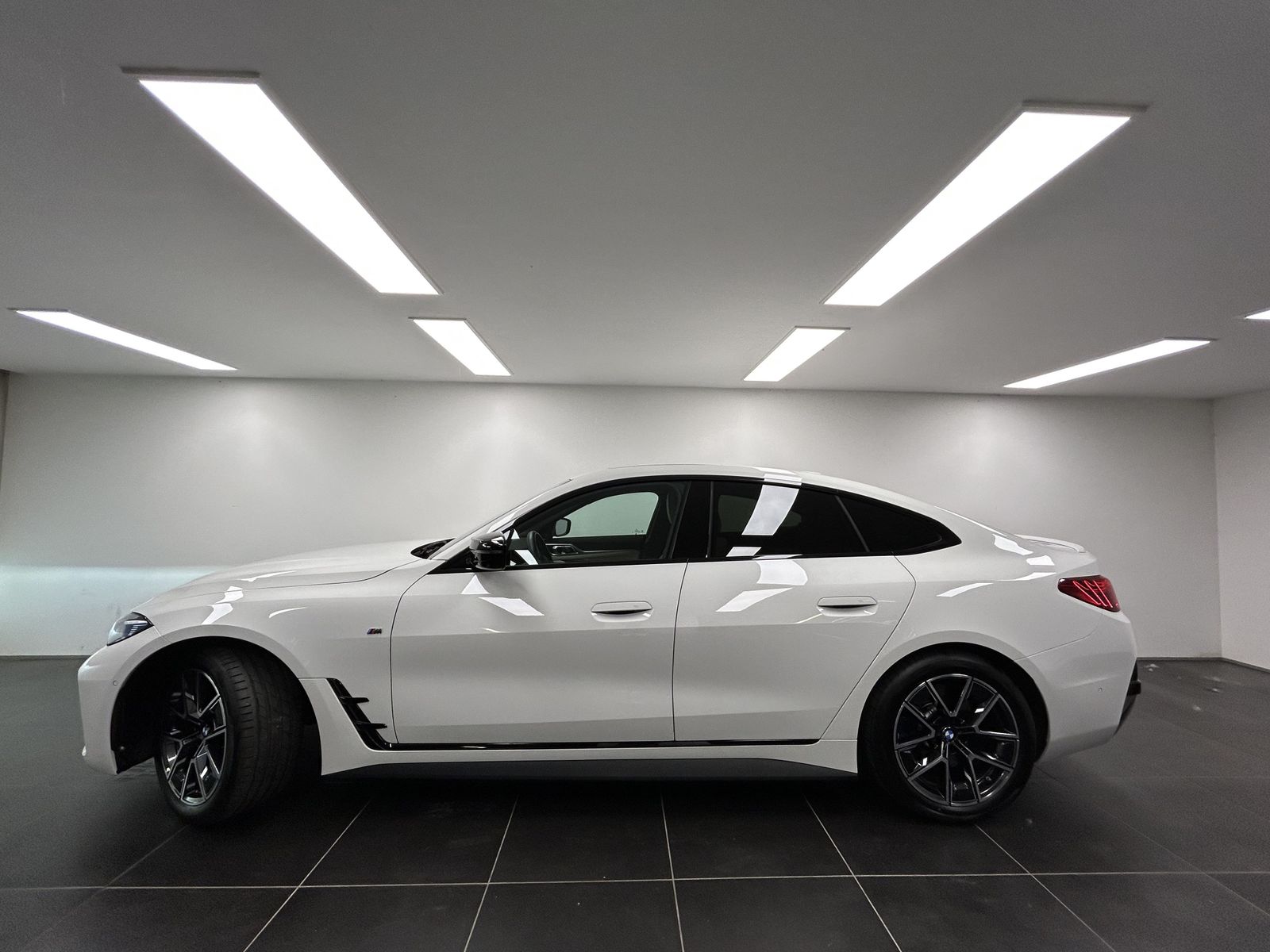 BMW M440i xDrive Gran Coupé M Sportpaket Harman Kard foto 2