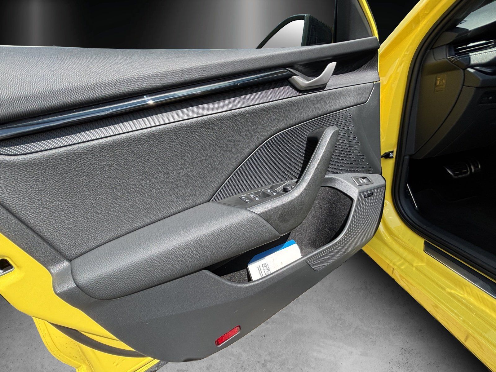 Fahrzeugabbildung SKODA Octavia Combi Sportline 2,0 TDI 110 kW DSG