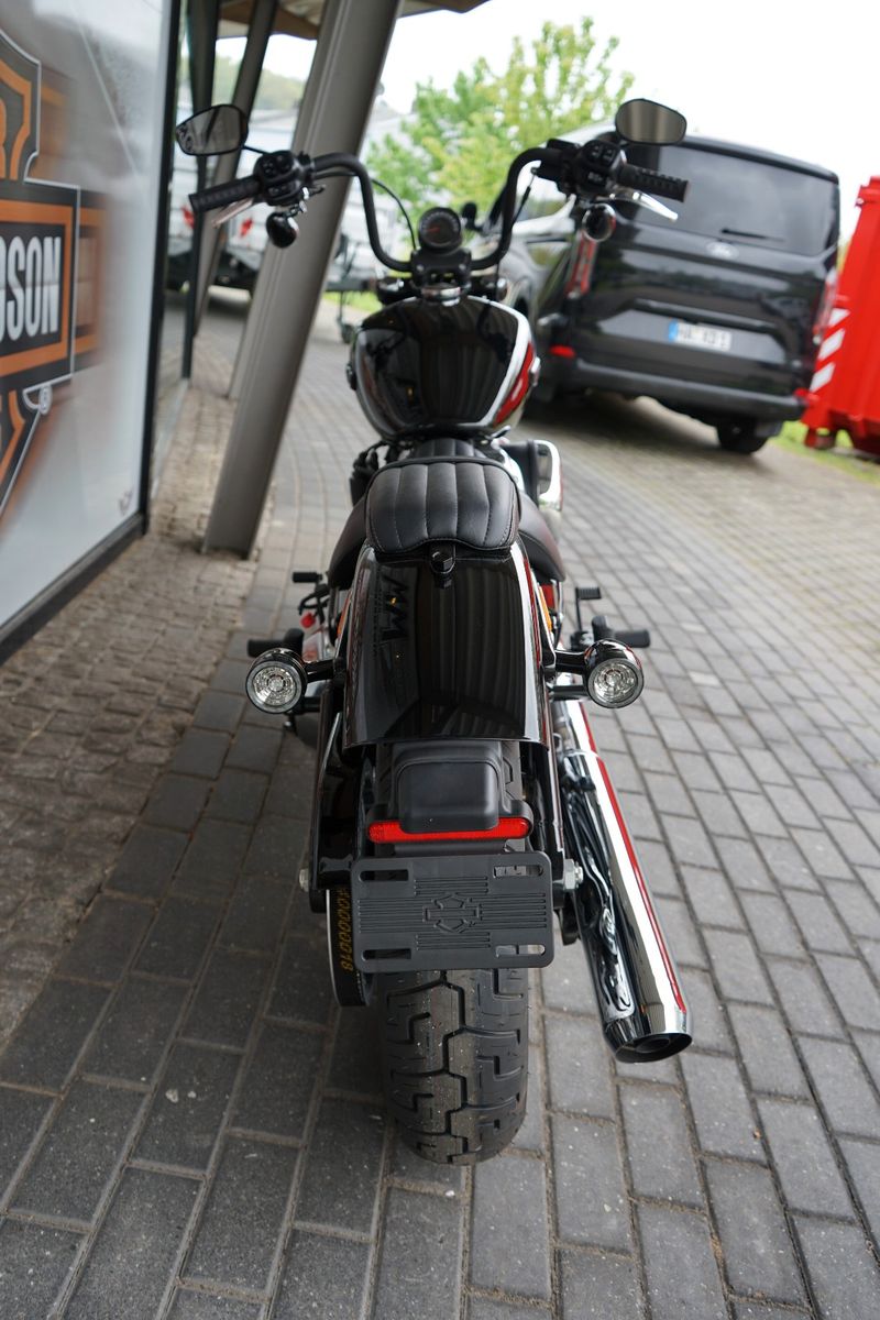 Fahrzeugabbildung Harley-Davidson Street Bob 117 Speichen 2025 Sofort Verfügbar