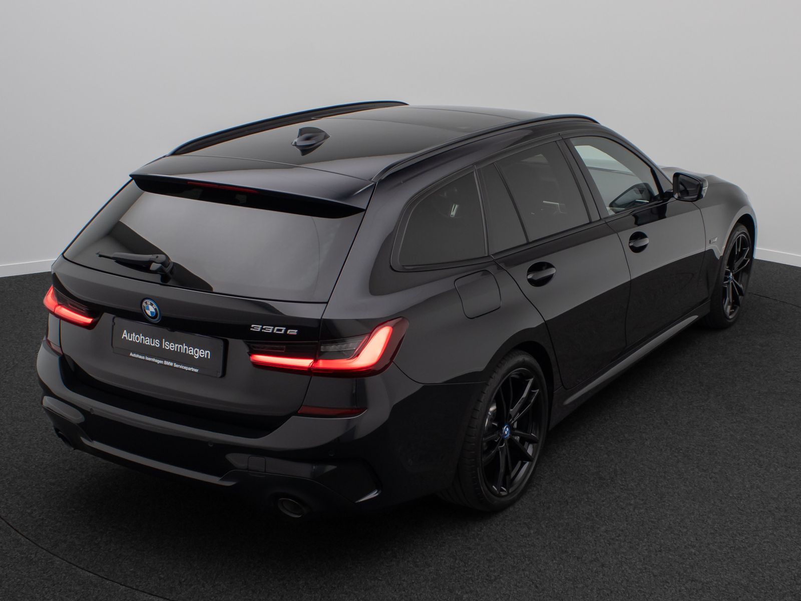 Fahrzeugabbildung BMW 330e M Sport DAB HiFi Laser HUD Panorama AHK 19"