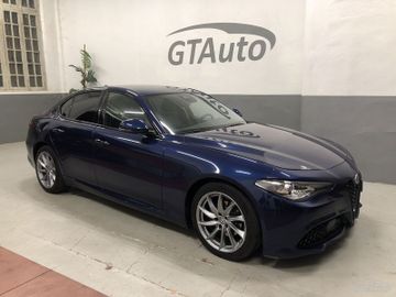 Alfa-Romeo Giulia - 1