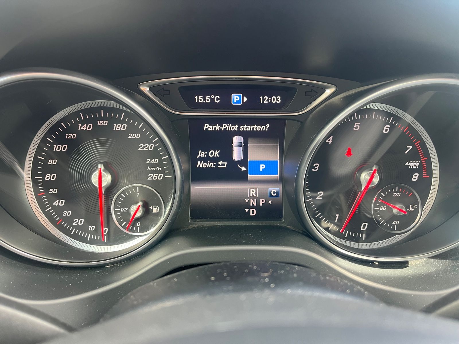 Mercedes-Benz GLA 180 Automatik-Navi-LED-PDC-Sportsitze – Bild 17