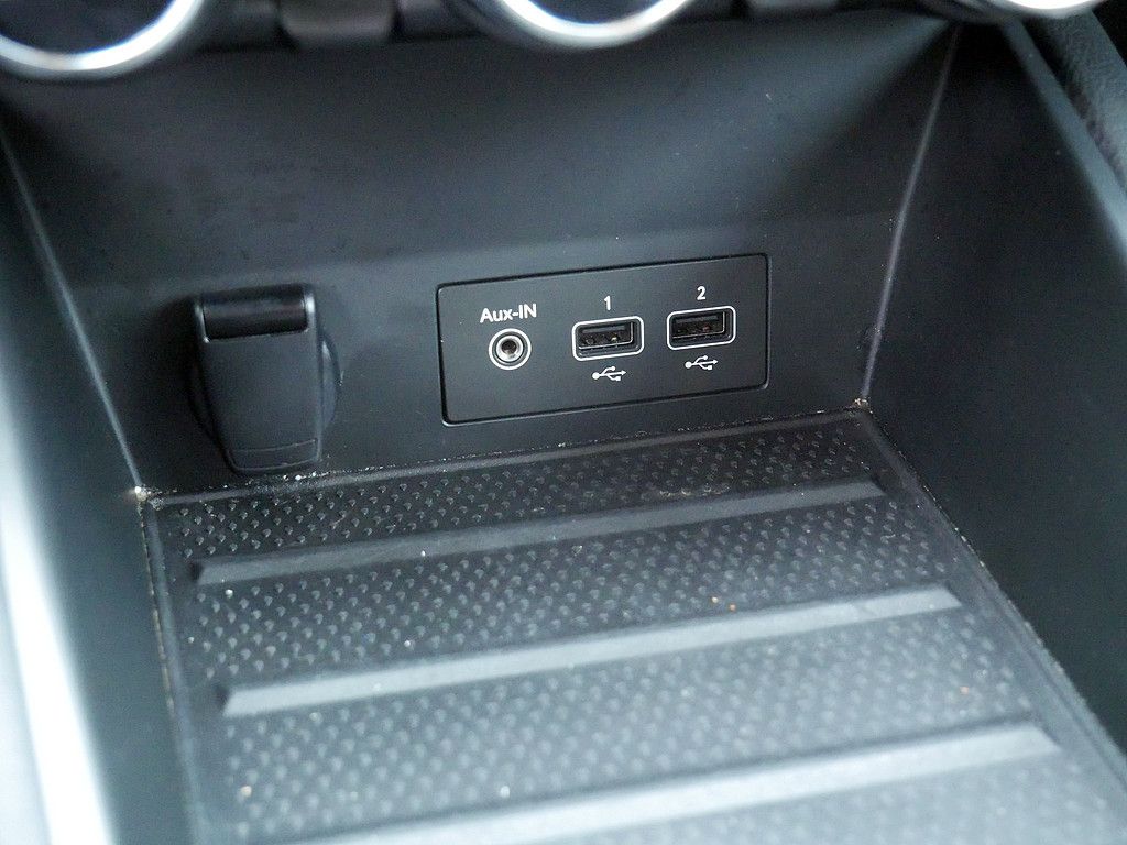 Fahrzeugabbildung Renault Captur R.S. Line TCe 140 17950R SHZ ACC LED 360°