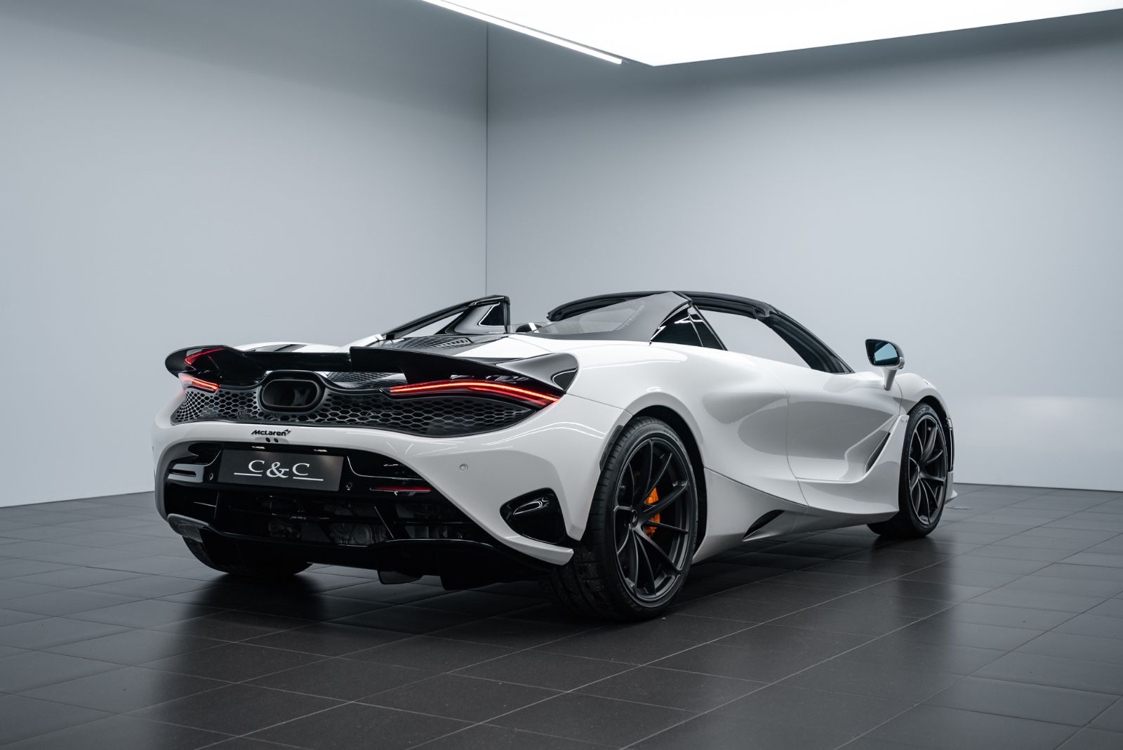 Fahrzeugabbildung McLaren 750S Spider CARBON/PERFORMANCE/360°CAMERA/B&W