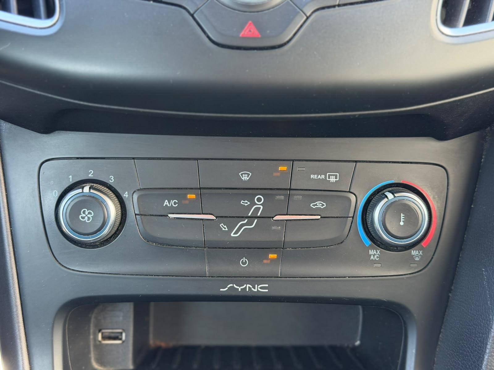 Ford Focus 2015 — фото 14