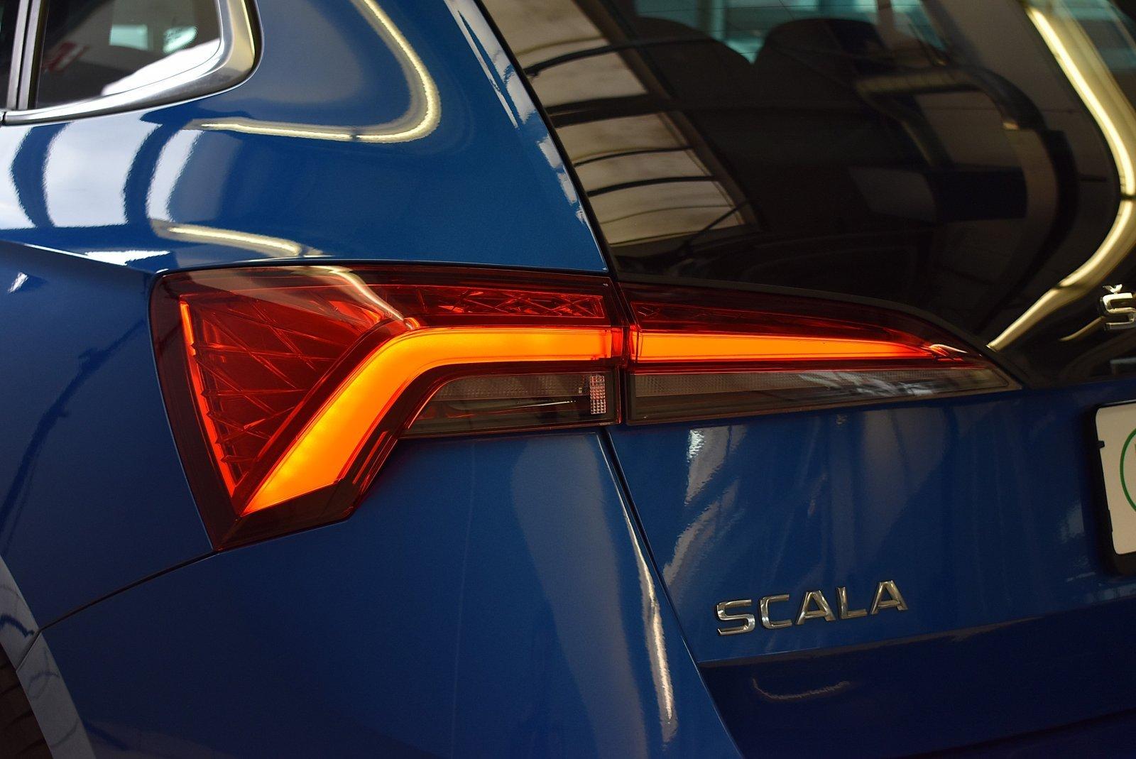 Skoda Scala 1.5TSI Ambition DSG*AHK*PDC*Kamera