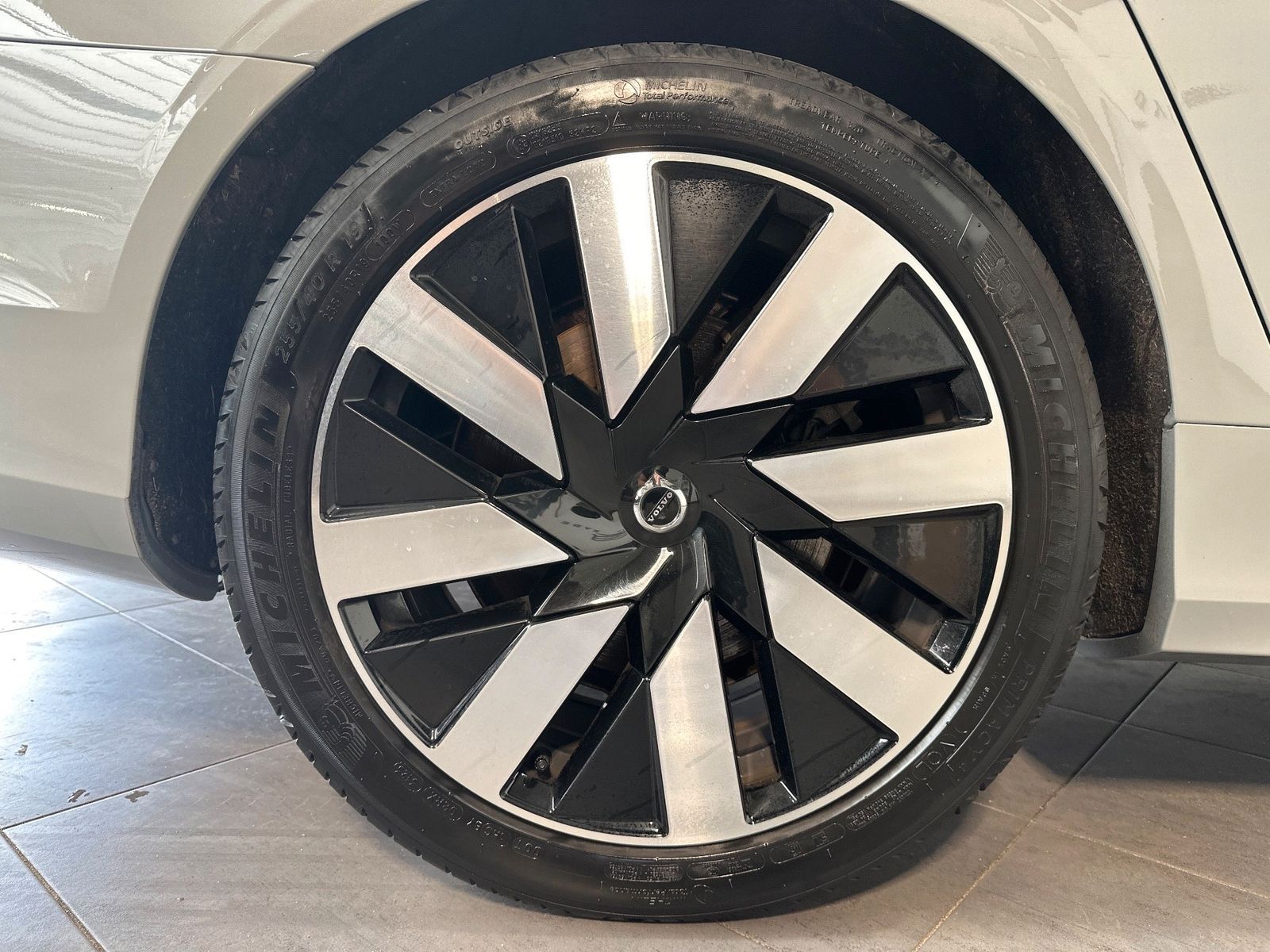 Volvo V90 T6 Recharge AWD Plus Bright NAV+LED+PANO+AHK imagem 3