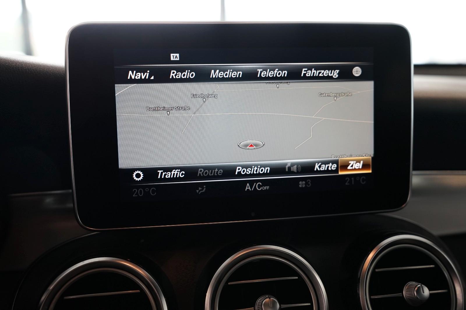 Mercedes-Benz GLC 300 4Matic | AMG | Comand | Pano | AHK