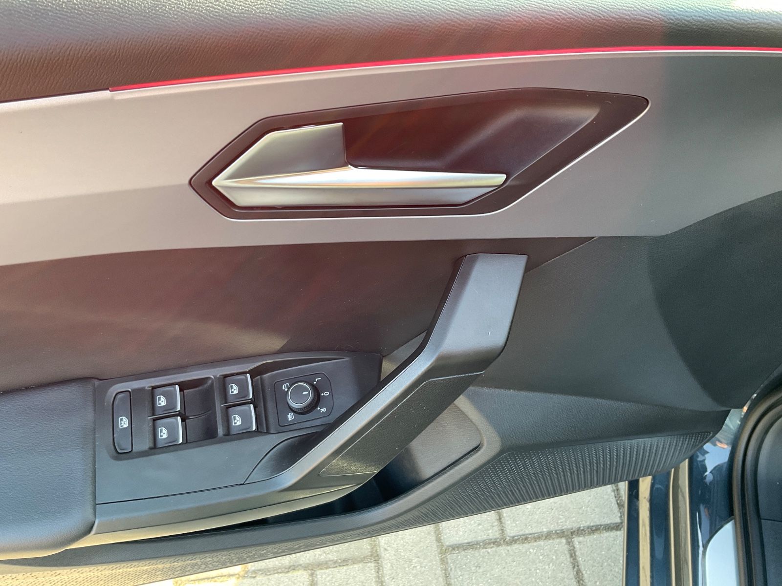 Fahrzeugabbildung SEAT Leon 1.5 eTSI,FR,DSG,ACC,Kamera,Carplay,