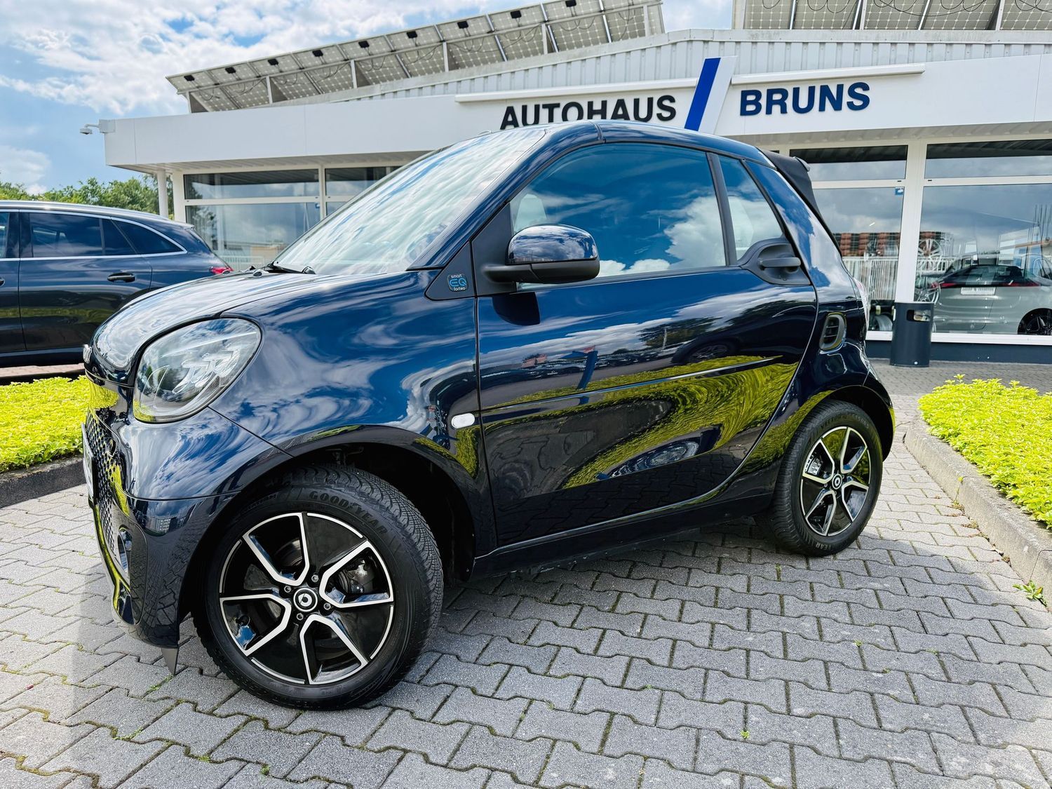 Fahrzeugabbildung Smart forTwo EQ CABRIO EXCLUSIVE, LED, PTS, RFK, W-Pak