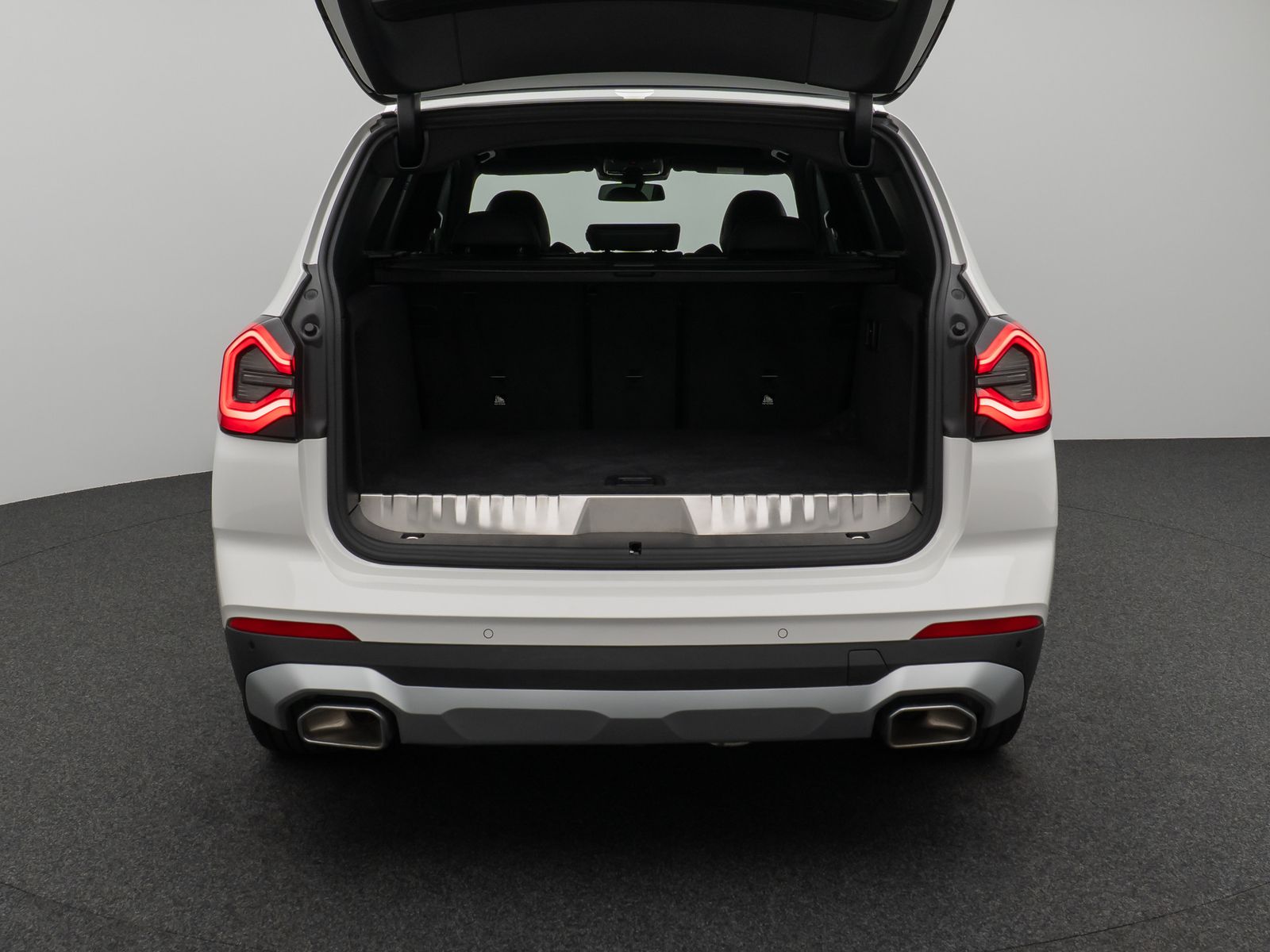 Fahrzeugabbildung BMW X3 xD30e Kamera HUD DAB HiFi Stop&Go AHK Sport