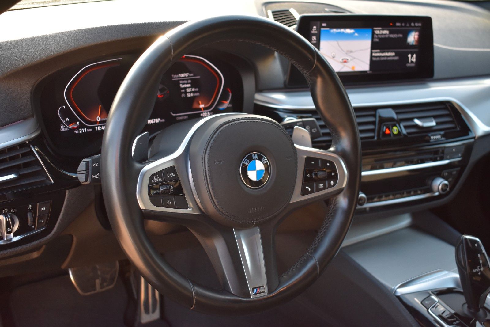 Fahrzeugabbildung BMW 520d Touring xDrive M Sport AHK/LED/KAMERA/TEMP.