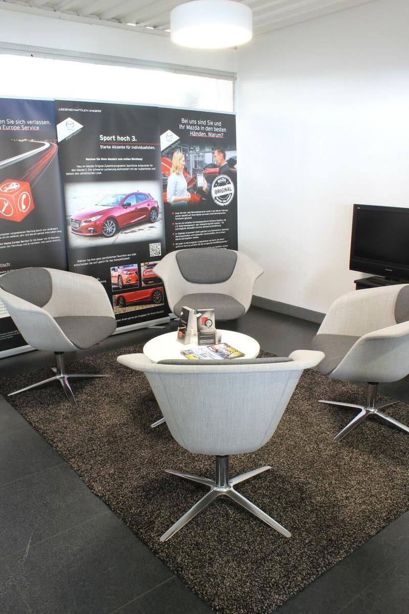 showroom-image-top
