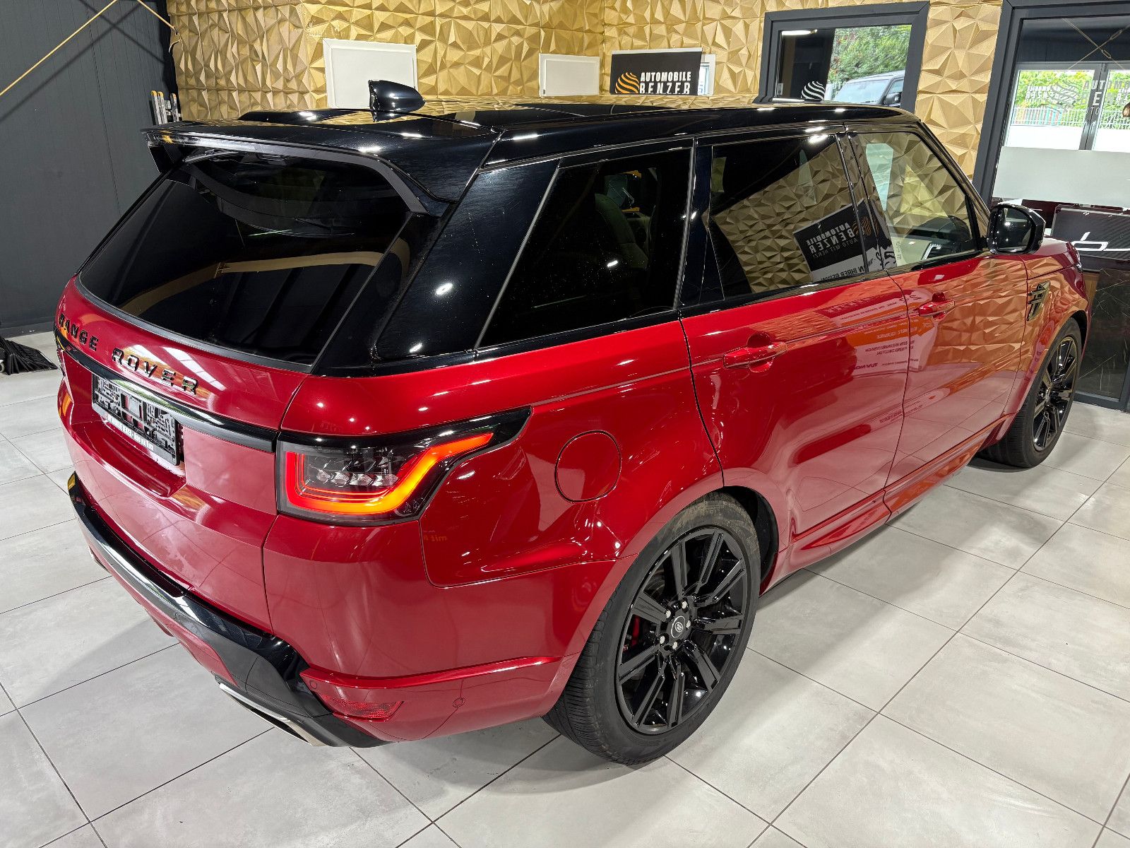 Fahrzeugabbildung Land Rover Range Rover Sport HSE Dynamic Hybrid/PANO/MEMORY
