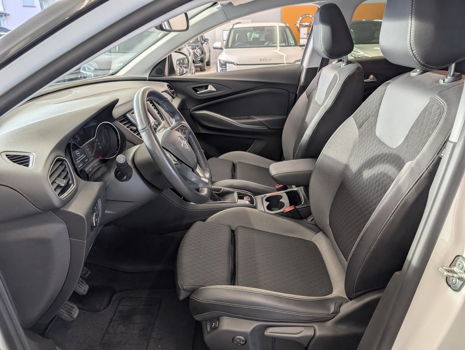 Opel Grandland 1.2 Elegance Keyless LED Parkassist